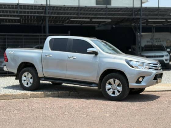 TOYOTA HILUX 2.8 SRV 4X4 CD 16V DIESEL 4P AUTOMÁTICO